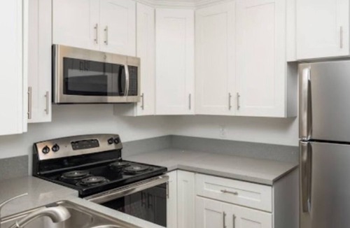 Atwater Village Apartment | resort-style community amenities in the vibrant Atwater Village neighborhood