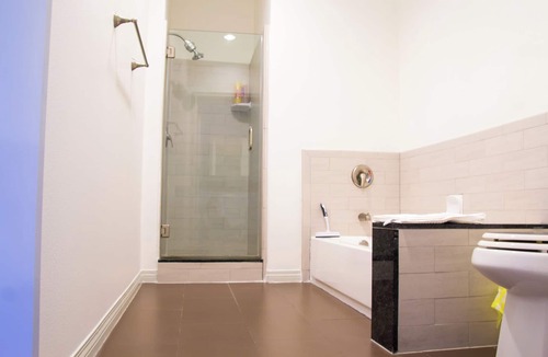 Monterey Park Condo | Resort-Style Suite with Amazing Views near DTLA