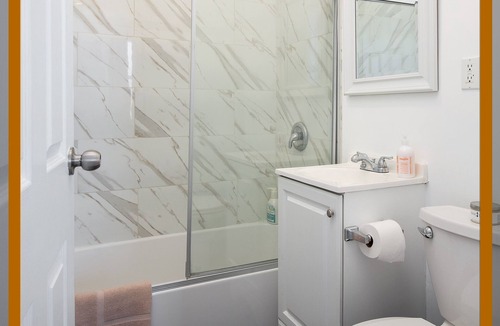 Rampart Village Apartment | Restful Vacay! LA Experience!