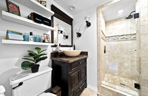 Tustin House | Retreat: Disney★Pools★Hot Tub★Gardens★Pergola★Games★BBQ