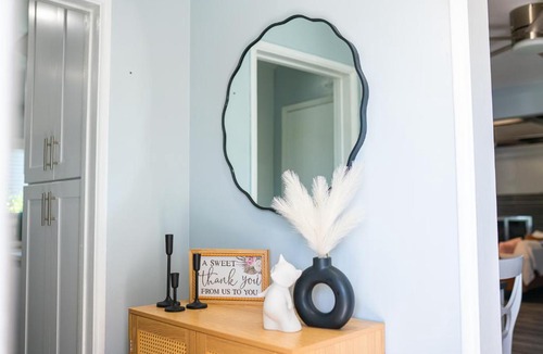 Northwest Torrance House | Retreat Minutes To LAX, Manhattan/Redondo Beach