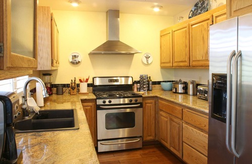 Guerneville House | Retreat to Rise and Shine! Pool, Hot Tub, Walk to Drake's Beach! Game Room!