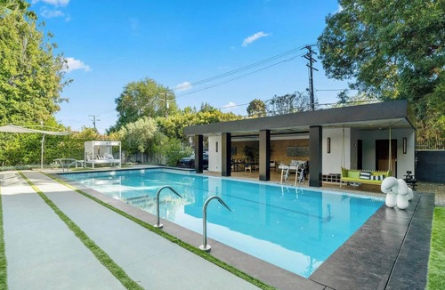 The Flats House | Rexford Modern - Living Art on Rexford Drive w/6BR Near the Golden Triangle
