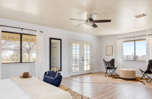 Pioneertown House | Rhythm by AvantStay | Stunning Home w/ Pool, Hot Tub & Sweeping Views