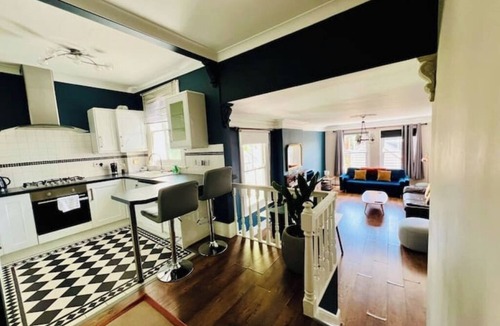 North Richmond Apartment | Richmond charm cozy apartment
