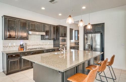 Bakersfield House | Rio Bravo Country Club Home in Bakersfield with Pool