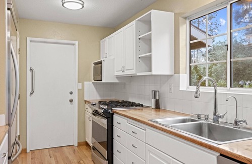 Carmel Valley House | River Retreat: 4B RiverFront Hot Tub 30 Night Min