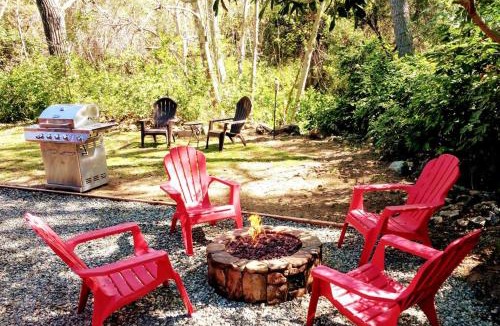 Three Rivers House | River Retreat Cabin in Three Rivers - near SNP