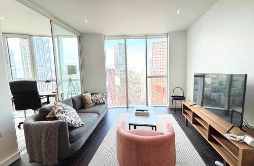 Vauxhall Apartment | River View 2BR 2BA Central London Family-Friendly