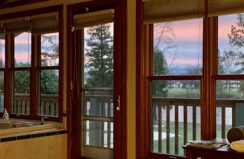Cascade House | Riverhouse Sanctuary on the Sacramento River — Spa, Pool & Privacy - Sleeps 10