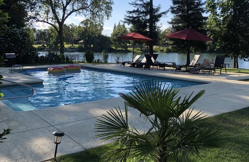 Cascade House | Riverhouse Sanctuary on the Sacramento River — Spa, Pool & Privacy - Sleeps 10