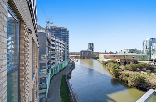 Greenwich West Apartment | Riverside Apartment Greenwich 2Bed Near O2