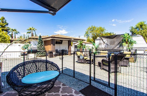 Riverside House | Riverside retreat near University of California
