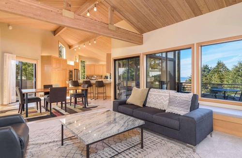 Sea Ranch House | Riverview | Sleeps 12!