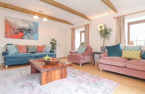 Saint Erth Praze Cottage | RIVIERE BARTON, pet friendly, with hot tub in Hayle