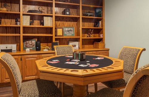 Boulder Bay House | Roaring Lion Lakefront Lodge