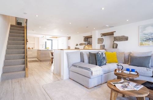 St Ives House | Rockfish - next to Porthmeor beach, sleeps 8 with sea view.