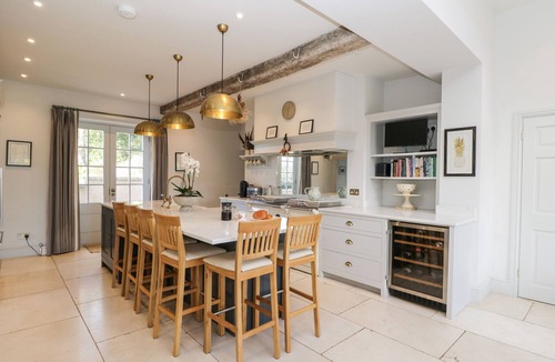 Dursley House | ROCKSTOWES HOUSE, pet friendly, character holiday cottage in Dursley