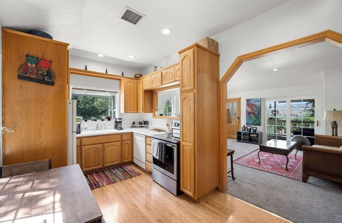 Simi Valley Bed & Breakfast | Rocky Peak Retreat Hillside Home