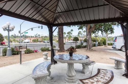 North Broadway Hotel | Rodeway Inn Escondido Downtown