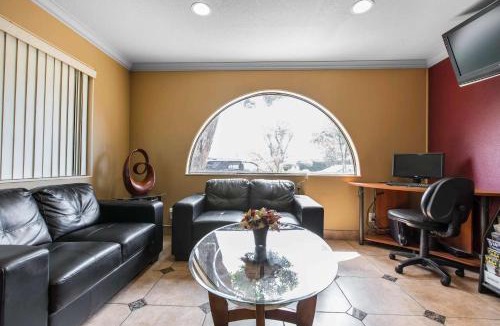 North Broadway Hotel | Rodeway Inn Escondido Downtown