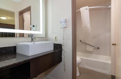 Barstow Hotel | Rodeway Inn On Historic Route 66