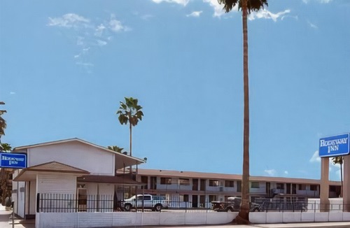 Carousel Hotel | Rodeway Inn San Bernardino