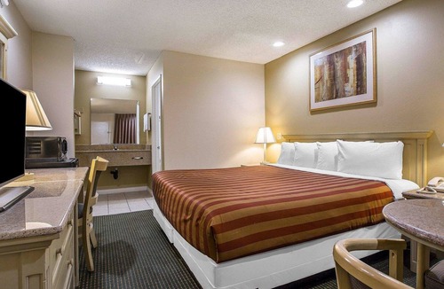 Santee Hotel | Rodeway Inn Santee San Diego East