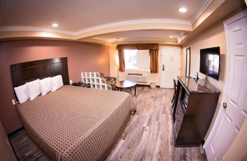 Bellflower Hotel | Rodeway Inn & Suites