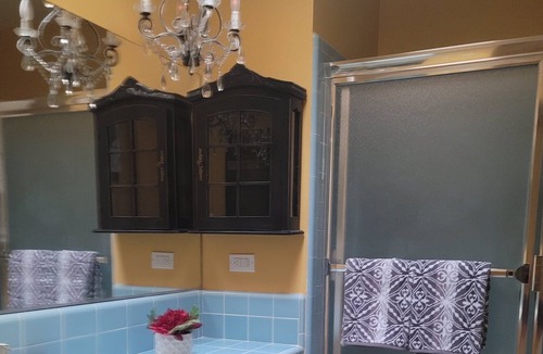 Norma Triangle Apartment | Romantic 1br-1b Beverly Hills Apt