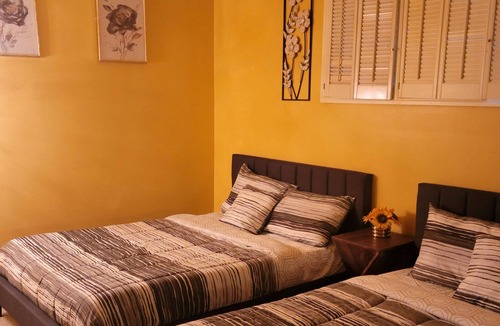 Norma Triangle Apartment | Romantic 1br-1b Beverly Hills Apt