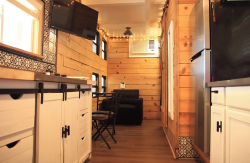 Tehama County Other | Romantic Hidden Tiny Home, 1 mile from the Sacramento river