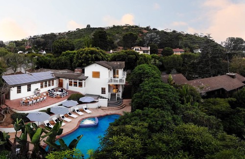 Hidden Valley House | Romero by AvantStay Stunning Villa Close to Beach w/ Pool & Spa