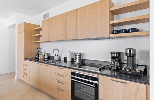 Hollywood Apartment | Rooftop Pool Modern 2BR/2BA Gym, Panoramic Views