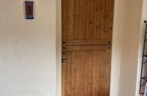 Historic Tennis Club Apartment | Room 3️⃣ (studio) in boutique hotel with kitchen by the pool in downtown PS 🌵