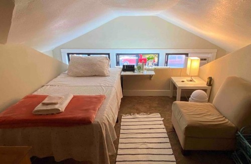 Los Angeles House | Room 5
