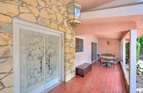 Woodland Hills Bed & Breakfast | Room at the house of Movies
