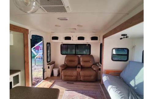 Crescent City Bed & Breakfast | Rooms, RV,Tents in Redwood N&S Park 红木国家公园的房间