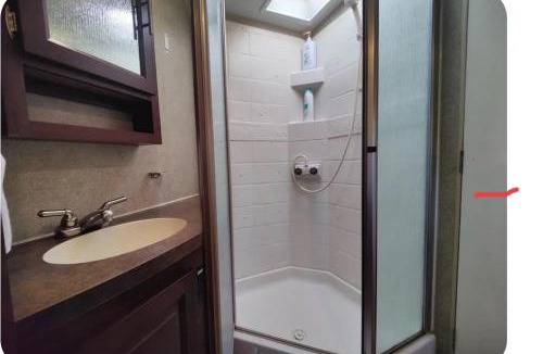 Crescent City Bed & Breakfast | Rooms, RV,Tents in Redwood N&S Park 红木国家公园的房间