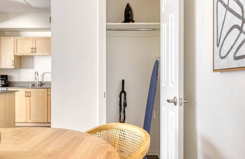 Hollywood Apartment | Roomy Hollywood 2BR w/Gym, Pool, nr. Chinese Theater, by Blueground