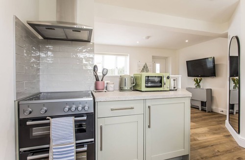 East Wittering Apartment | Rose Cottage - East Wittering studio