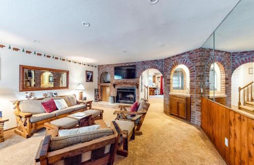 Summit Estates House | Rosie's Hideaway #331