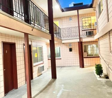 Coalinga Hotel | Royal Lodge