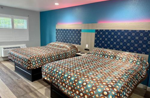 Rosemead Hotel | Royale Inn - San Gabriel, Los Angeles