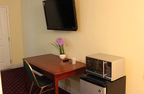 Pomona Hotel | Royla Motel