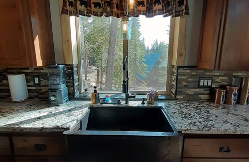 Big Creek Cabin | Rustic cabin in the Shaver/Huntington lake area