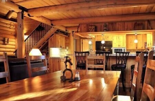 Idyllwild House | "Rustic Elegance - A Woodland Escape"