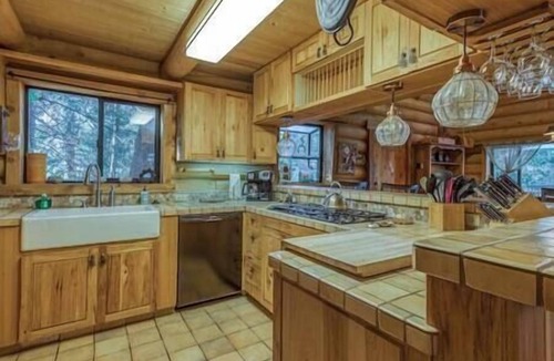 Idyllwild House | "Rustic Elegance - A Woodland Escape"