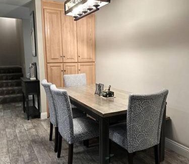 Mammoth Lakes Apartment | Rustic Modern Condo - Close to Village - Sleeps 10