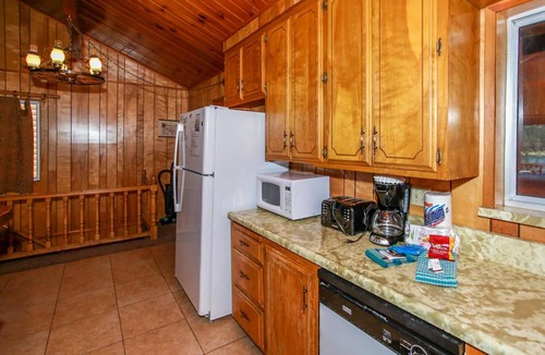 Boulder Bay House | Rustic Vintage Lakefront - Features 70's 80's style to experience an older style cabin! Lakeview!
